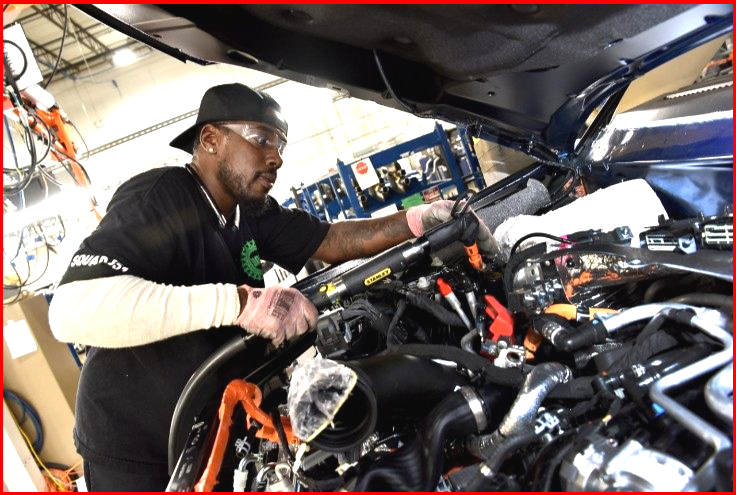 AutoInformed.com on 2020 Ford Explorer - Chicago Assembly