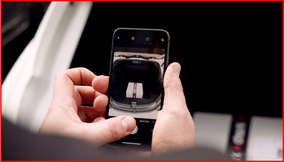 AutoInformed.com on Daimler Testing chark, an in-Car Delivery Service